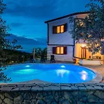 1 Apartment