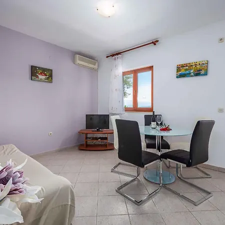 Apartment 1 *