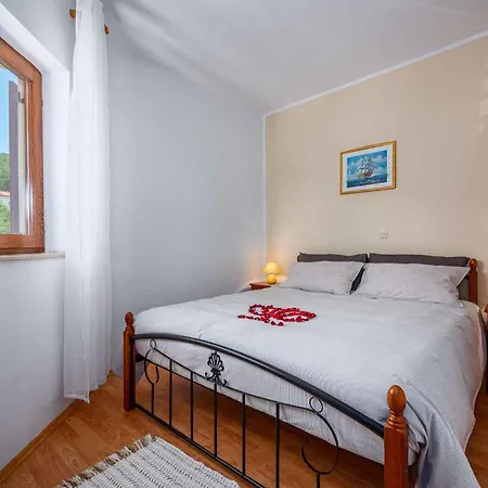1 Apartamento *